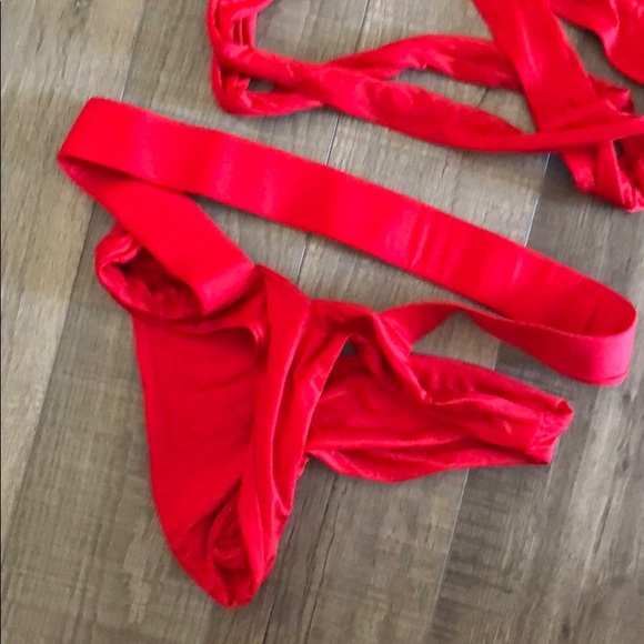 Red bikini wrap - Picture 2 of 3
